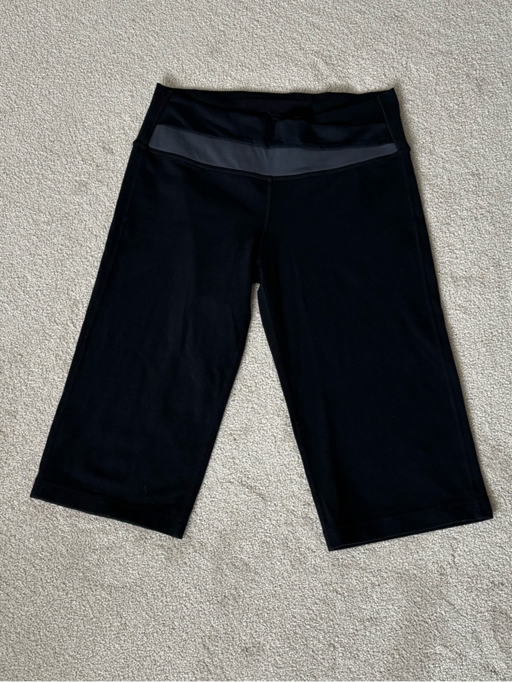 Lululemon Astro Wunder Crop Black Coal Grey V-Waistband 14" Inseam Size 6
